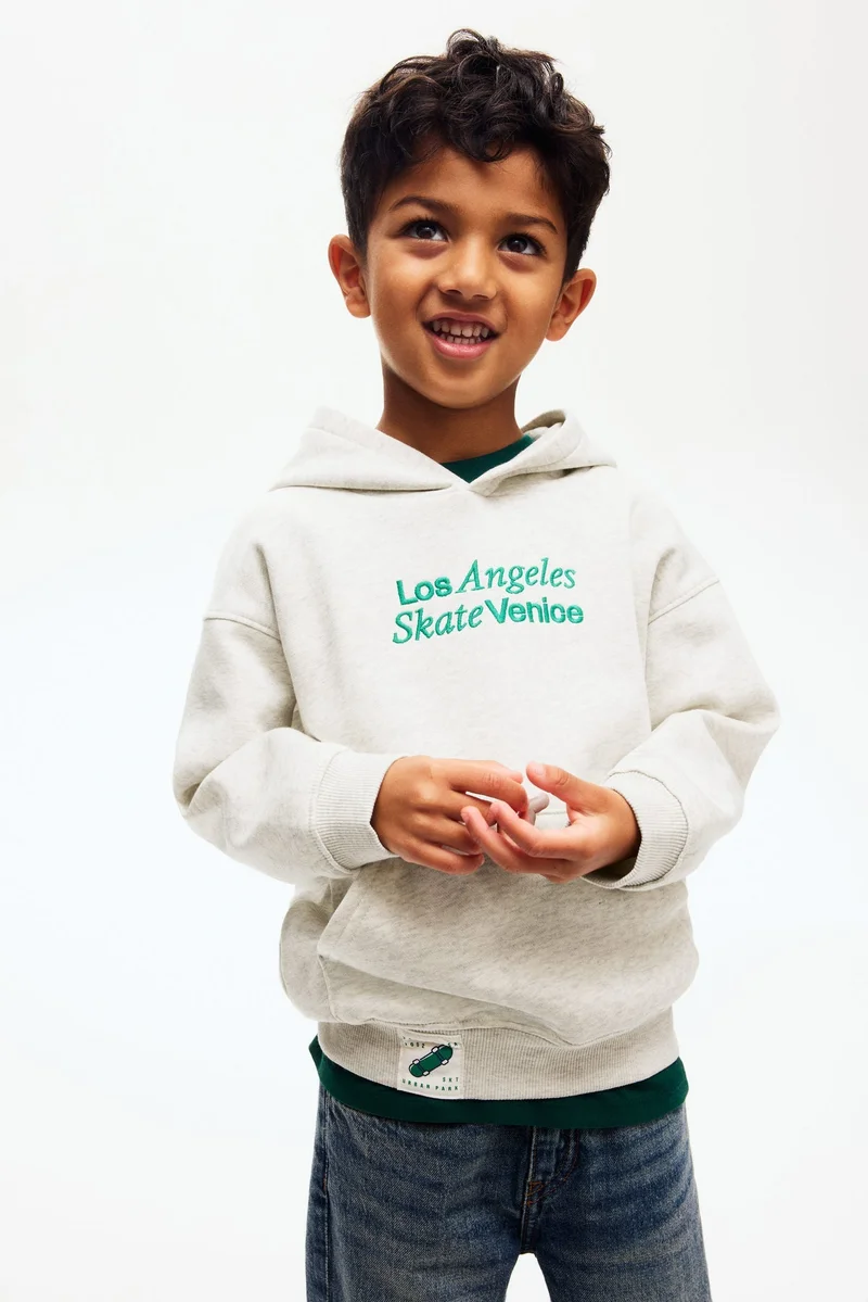 اتش اند ام هودي مزين بطبعة